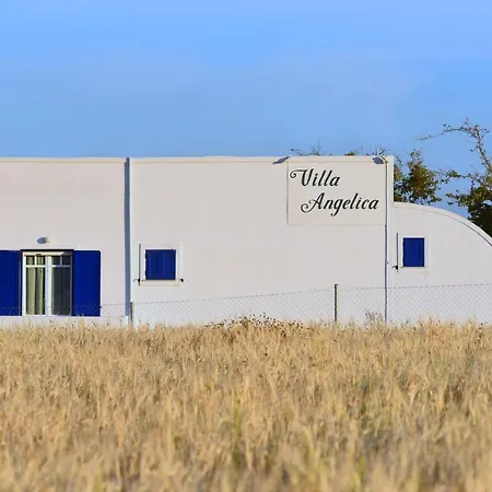 Angelica Playa de Perivolos
