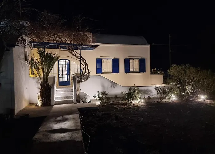 Angelica Perivolos (Santorini)