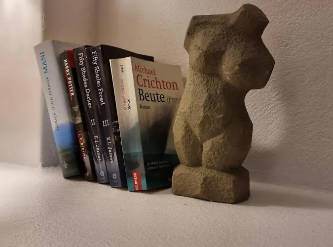 Angelica Perivolos (Santorini)