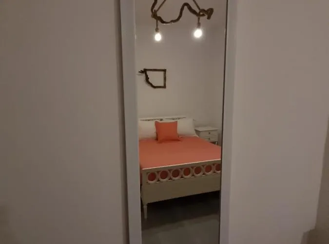 Angelica Perivolos (Santorini)