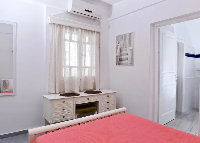 Villa Angelica Perivolos (Santorini)